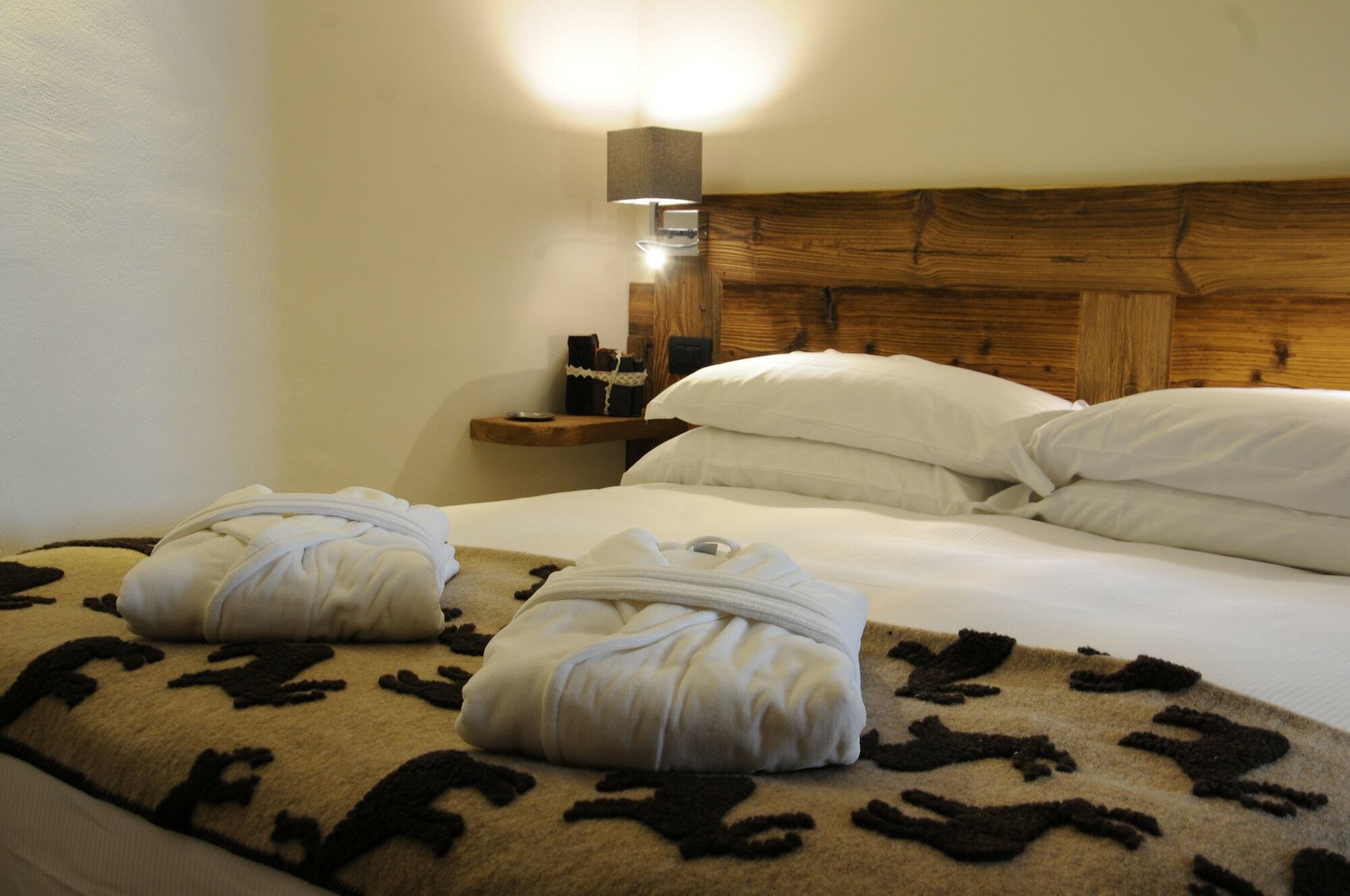 Hotel L'Abri des Amis à Courmayeur Extérieur photo